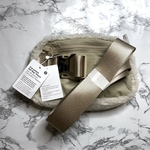 Lululemon Everywhere Fleece Belt Bag Extended Strap Natural Ivory/Trench - Picture 7 of 8
